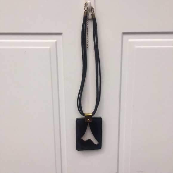 Vintage necklace-Preloved 1980’s statement necklace. Red, black & white VGUC - Picture 3 of 8